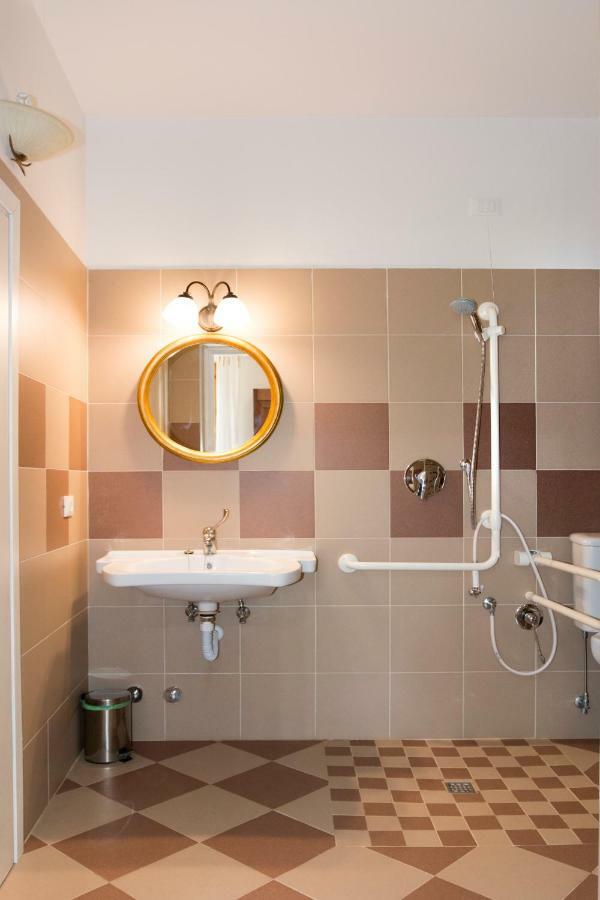 Agriturismo Podere Rondinaio Lamporecchio Dış mekan fotoğraf